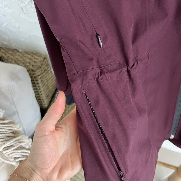 Lululemon Wind Breaker size 6 maroon (branded-see photos) - Picture 14 of 15